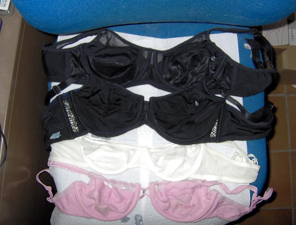 13P Bras and cum on it