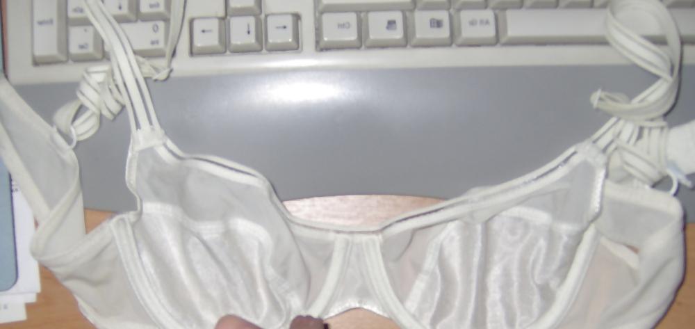 13P Bras and cum on it