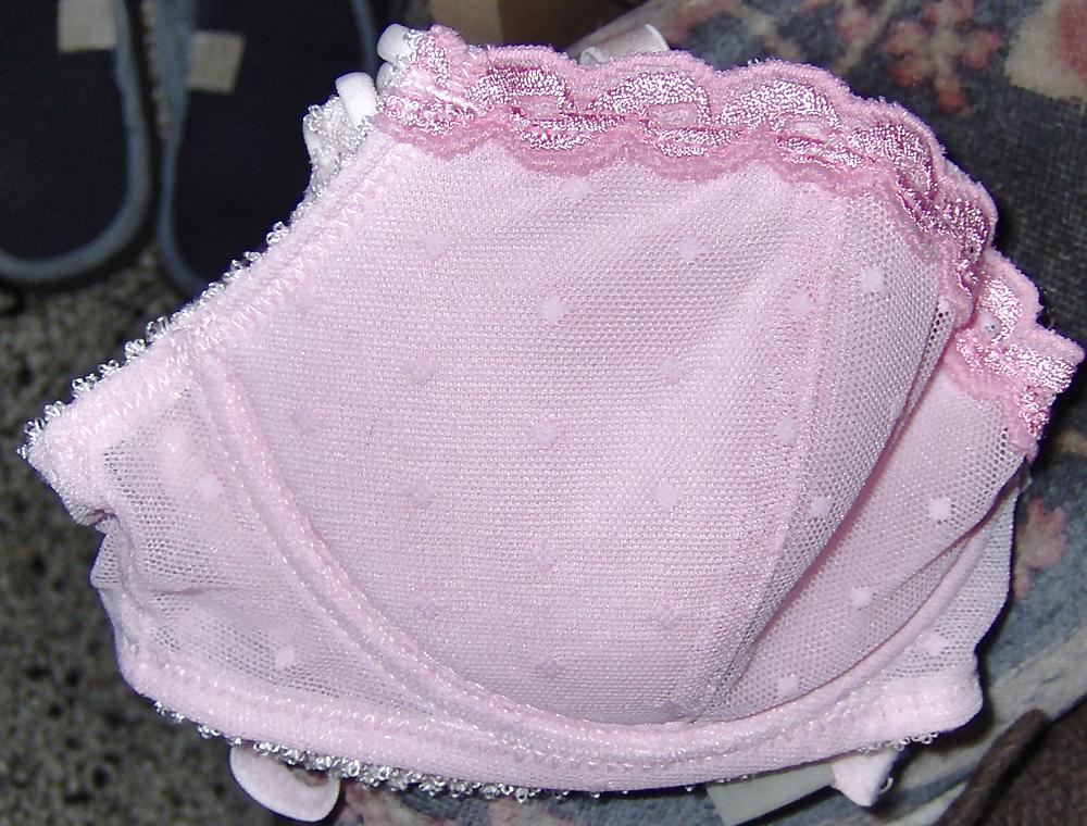 13P Bras and cum on it
