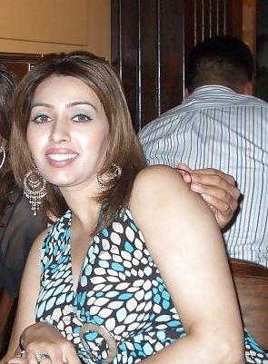 25P Hot and Sexy Indian, Desi, NRI, Punjabi Cheating Slut Wife!!