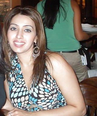 25P Hot and Sexy Indian, Desi, NRI, Punjabi Cheating Slut Wife!!