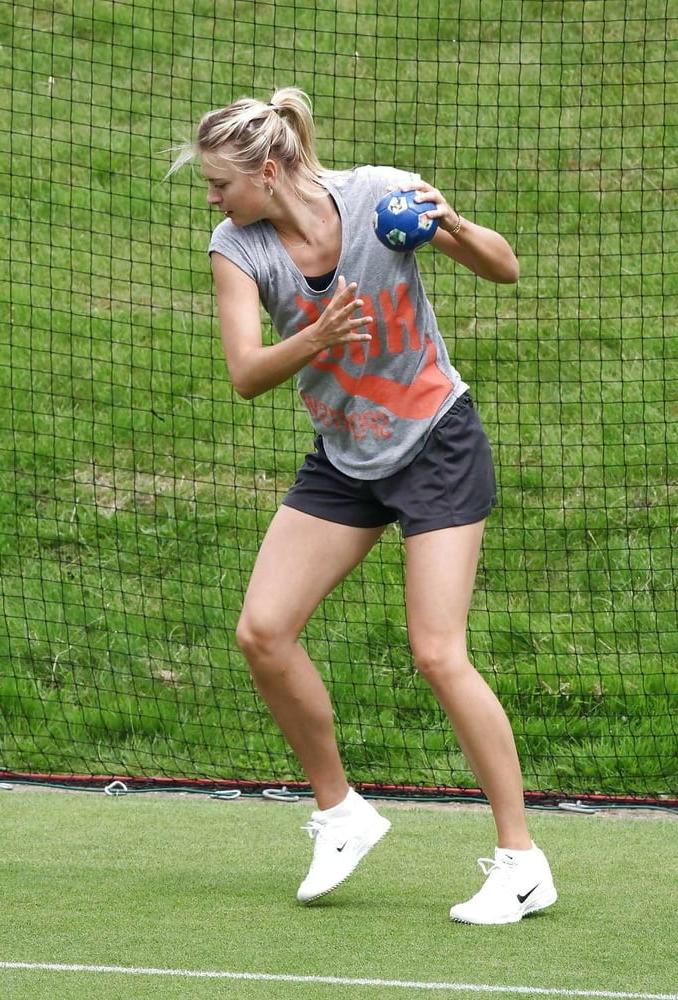23P Maria Sharapova's sweaty cunt - I'd give anything to lick it