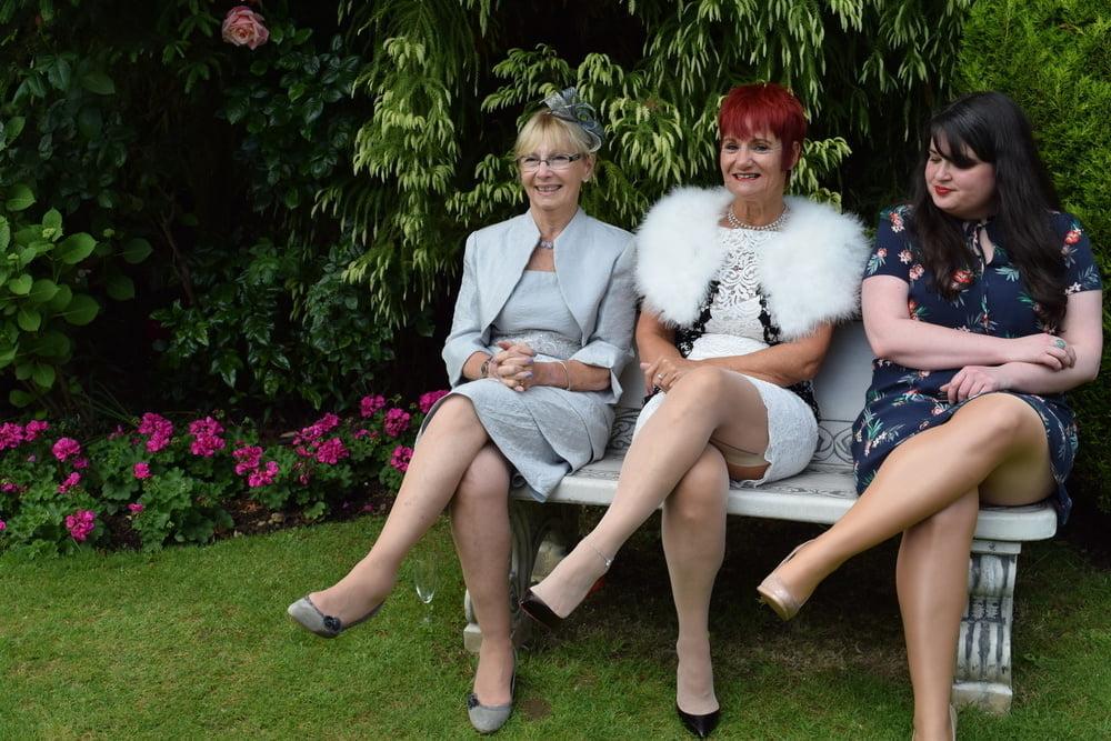 25P Sexy MILFs and GILFs Wearing Tights 5