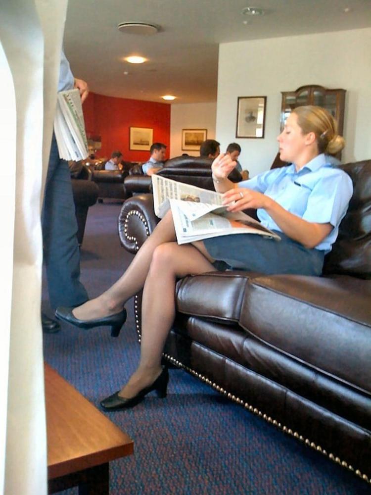 25P Sexy MILFs and GILFs Wearing Tights 5