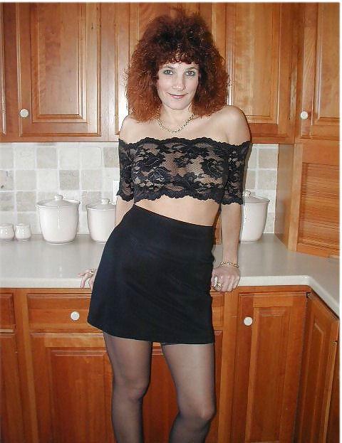 12P Hot Milf Posing