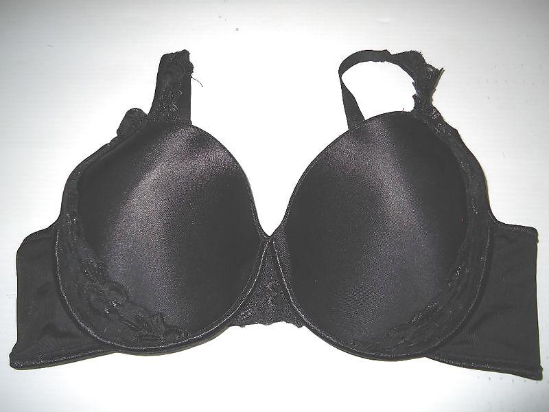 25P Used black bra