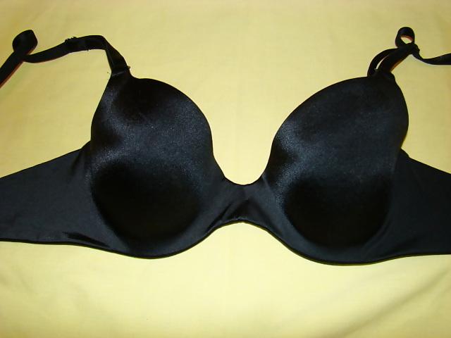 25P Used black bra
