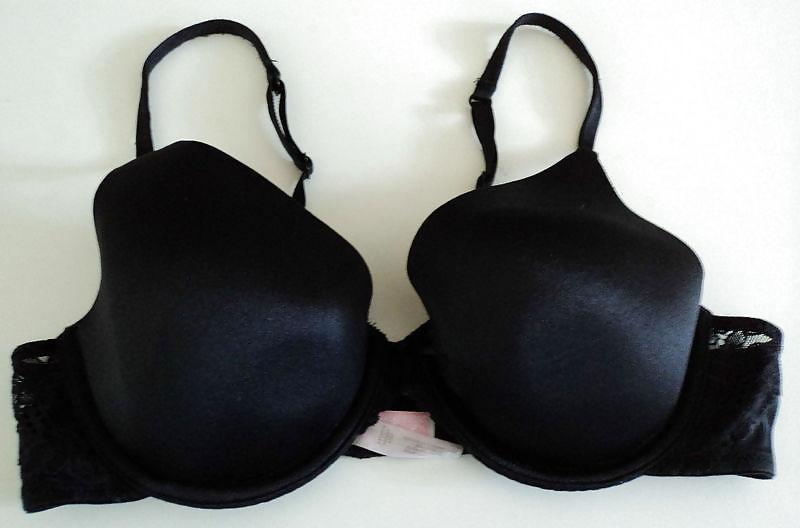 25P Used black bra