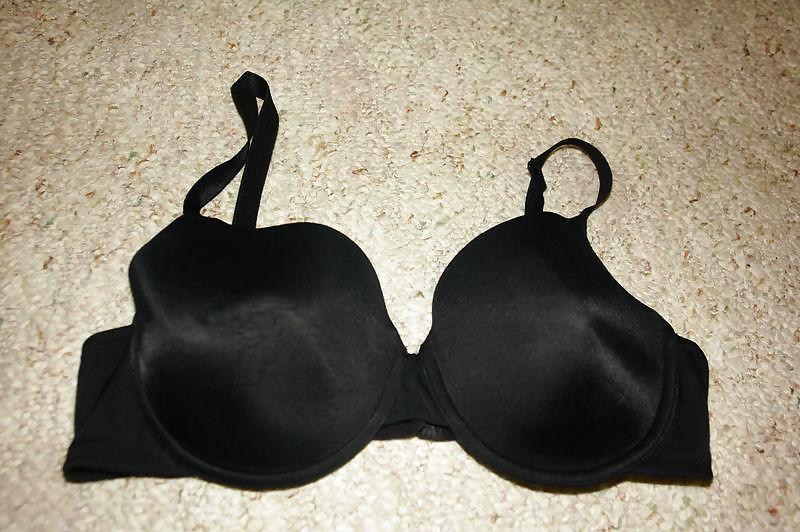 25P Used black bra
