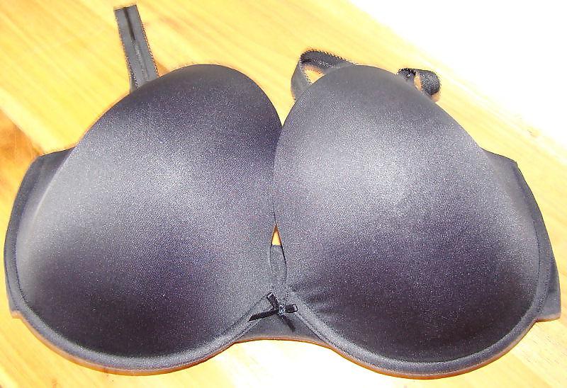 25P Used black bra