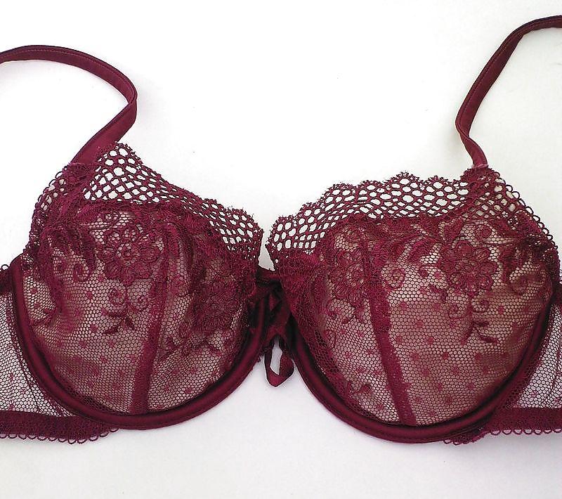25P Used black bra