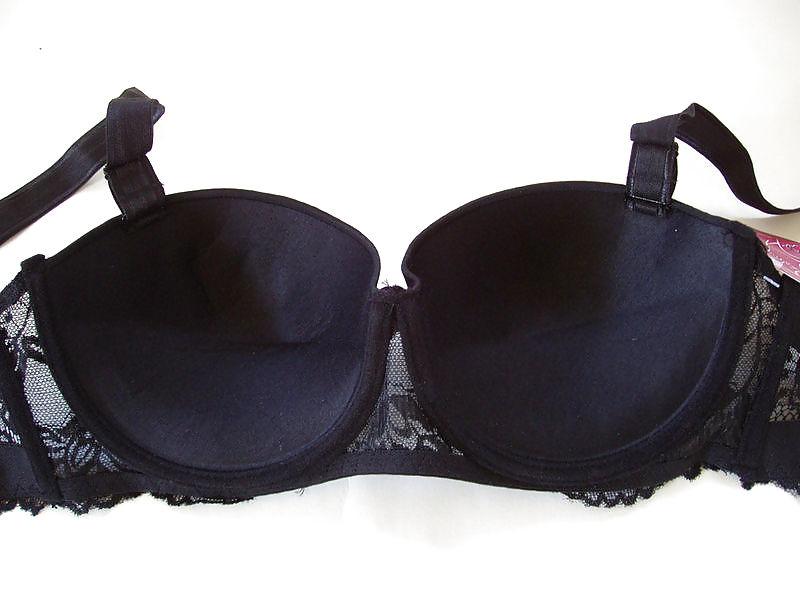 25P Used black bra