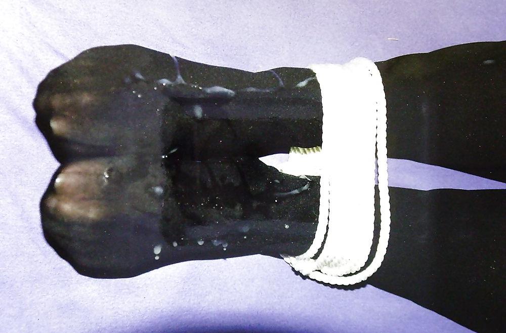 22P Cum on her feet !!!