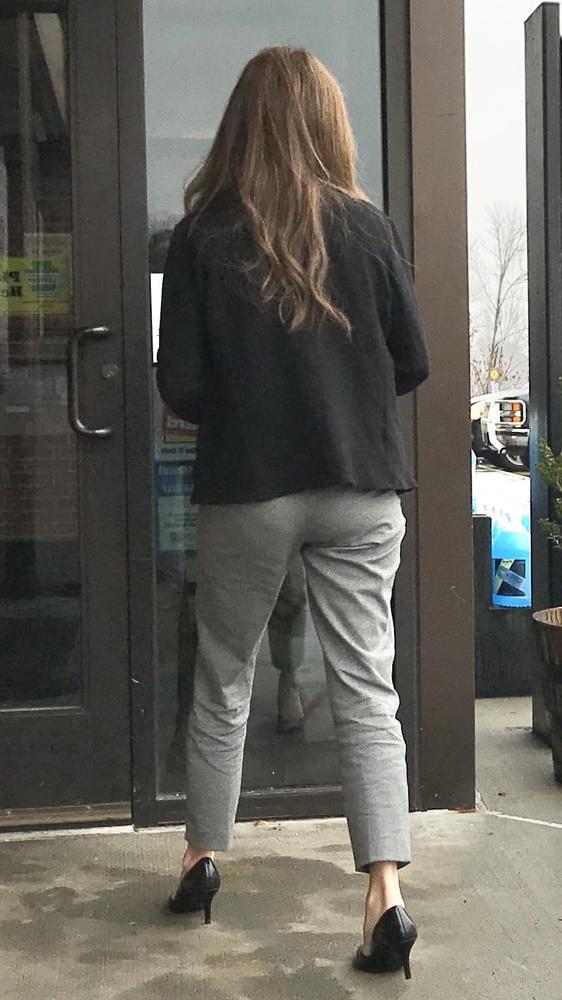 22P Pretty slim milf  VPL