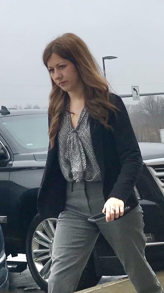 22P Pretty slim milf  VPL