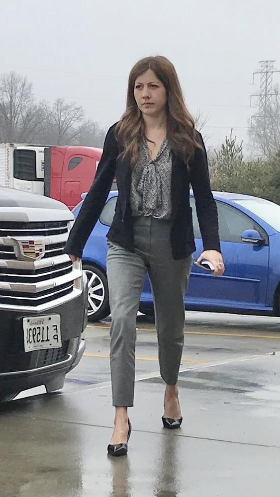 22P Pretty slim milf  VPL