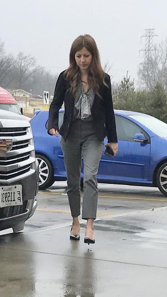 22P Pretty slim milf  VPL