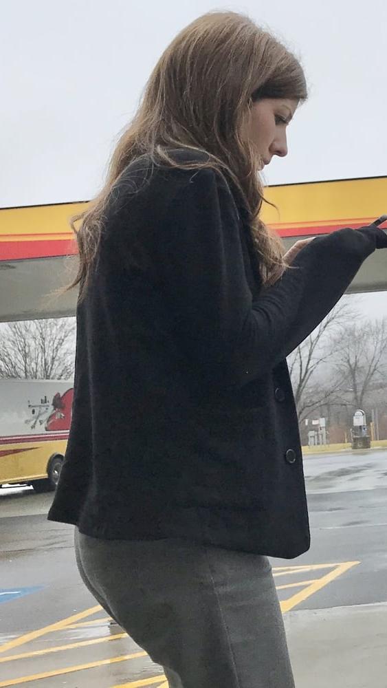 22P Pretty slim milf  VPL