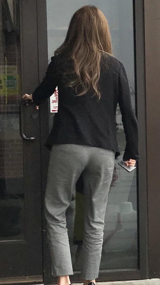 22P Pretty slim milf  VPL