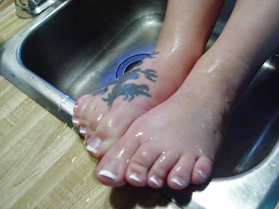 9P Pretty feet & soles