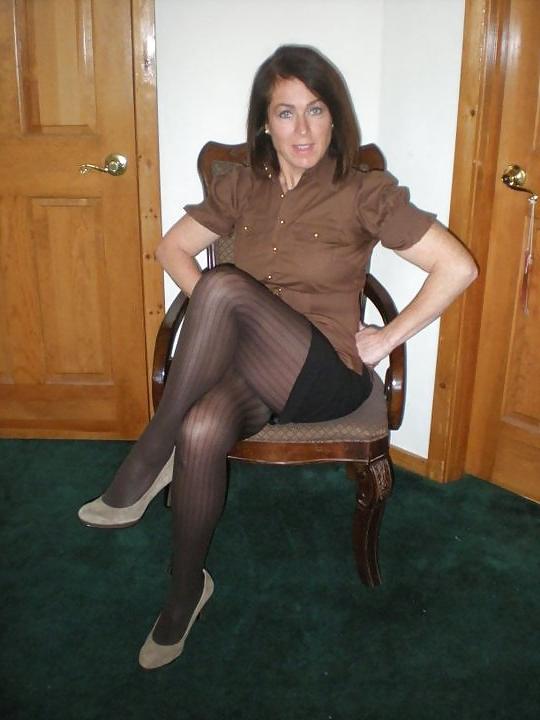 6P MILF in pantyhose