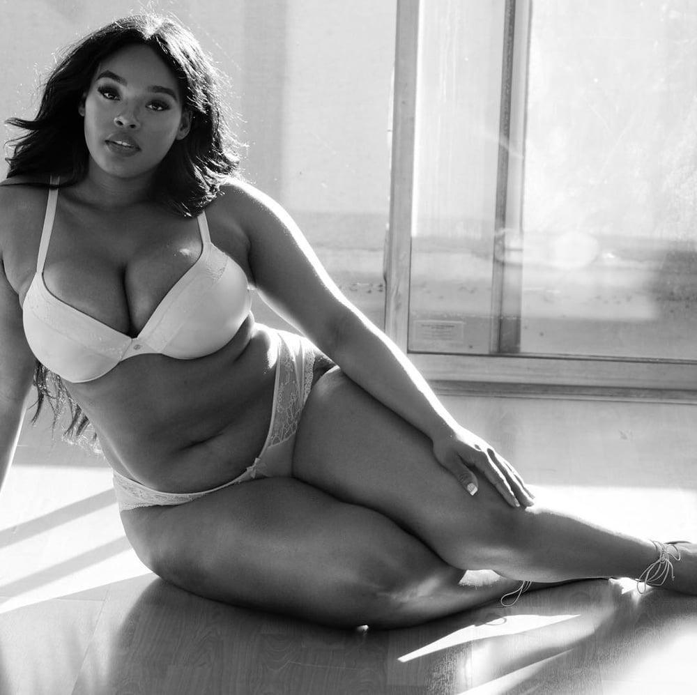 25P BBW SEXY BRA 256