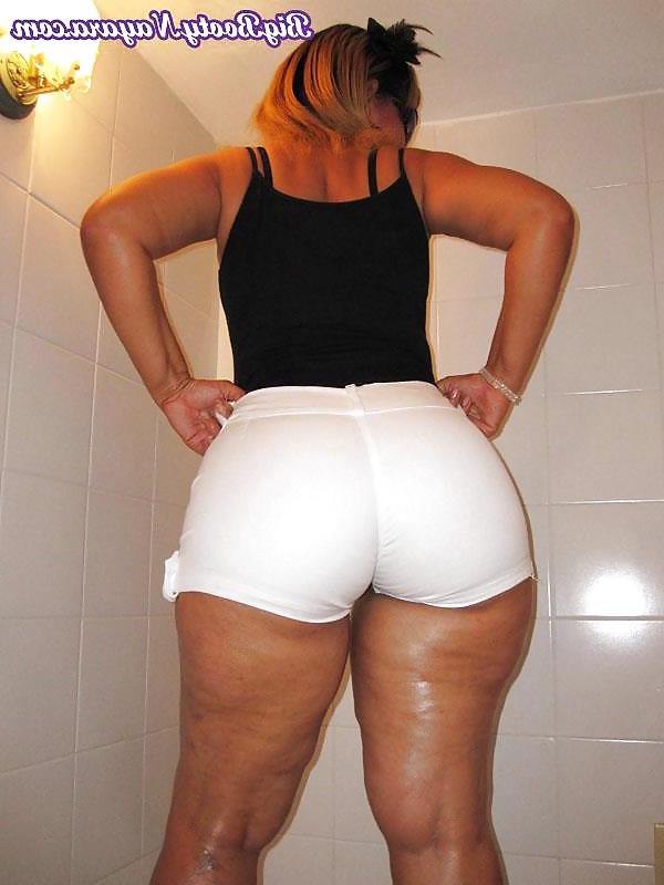 22P NICE THICK WOMEN