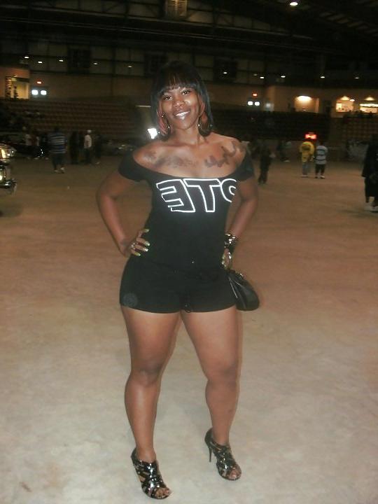 22P NICE THICK WOMEN