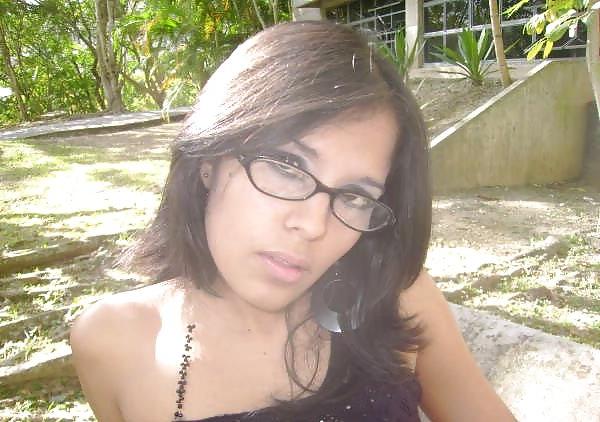 25P Mexican university girl