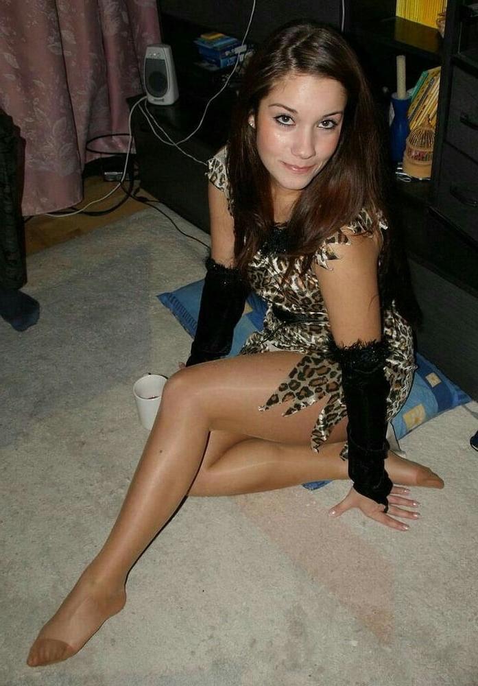 25P Sexy MILFs and GILFs wearing Tights 4