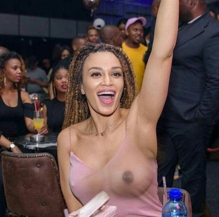 25P No Bra