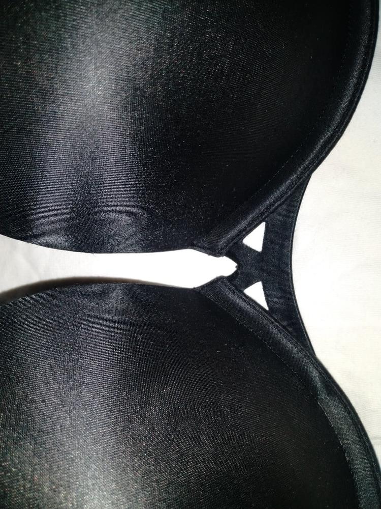 10P My gf victoria secrets bra 38c