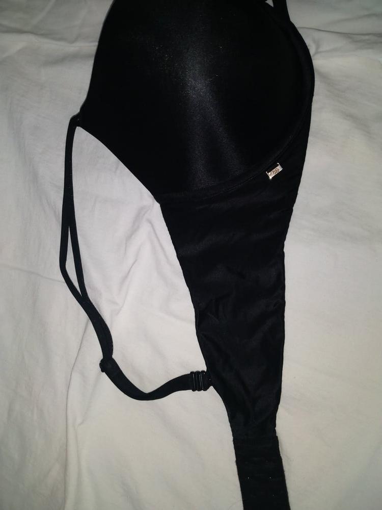 10P My gf victoria secrets bra 38c