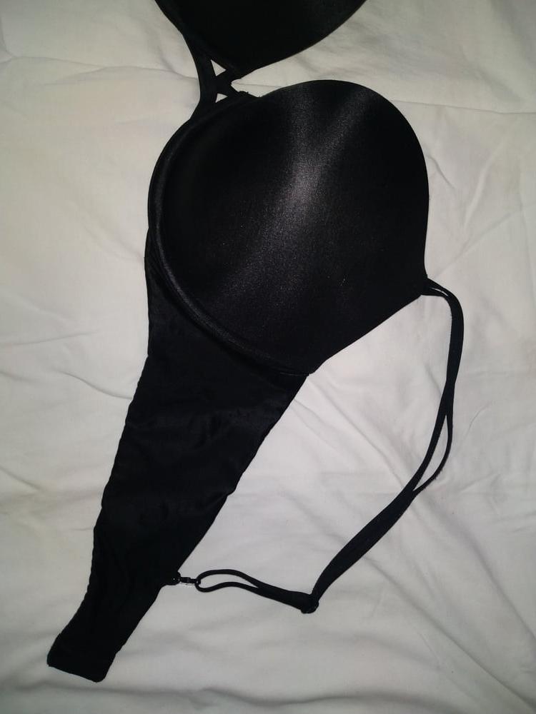 10P My gf victoria secrets bra 38c