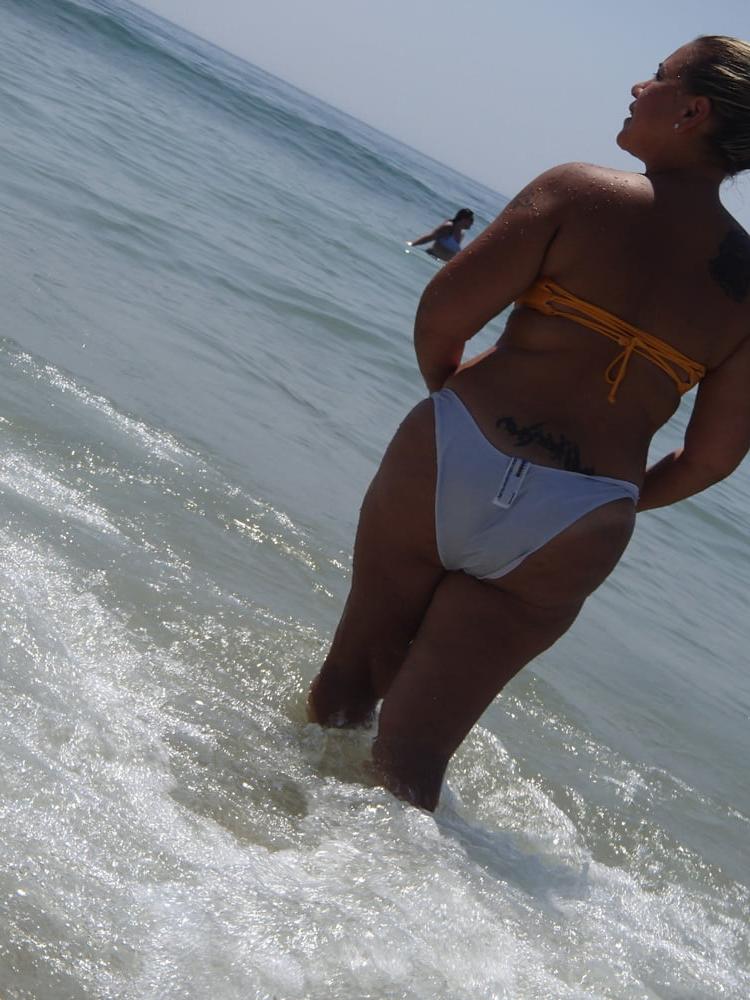 12P thick pawg milf in bikini
