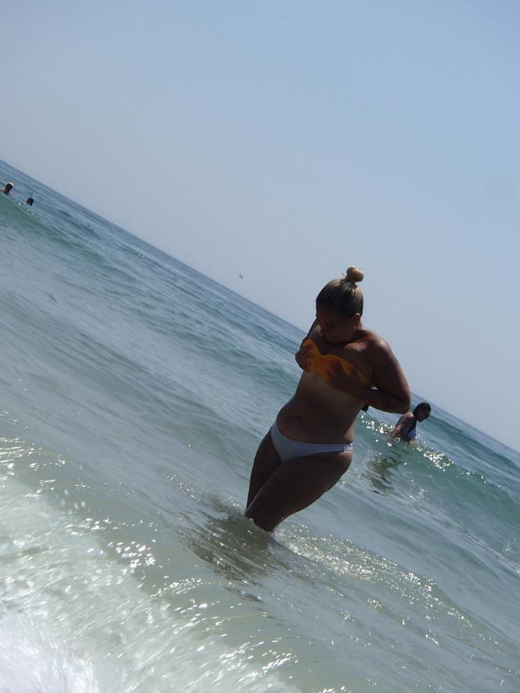 12P thick pawg milf in bikini