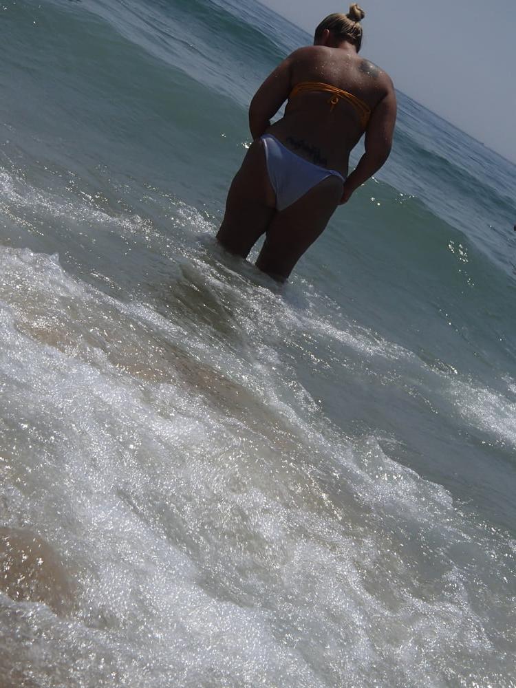 12P thick pawg milf in bikini