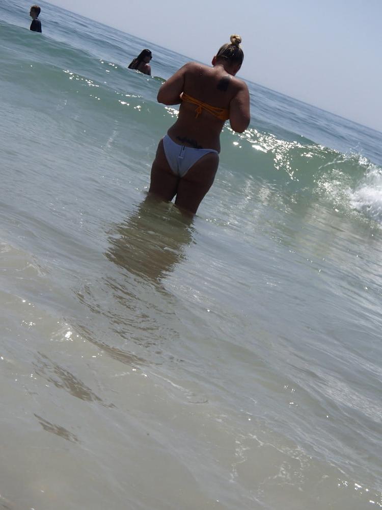 12P thick pawg milf in bikini