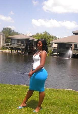 11P Thick n the Hips and Ass for Days