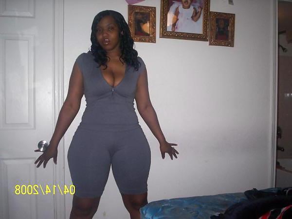 11P Thick n the Hips and Ass for Days