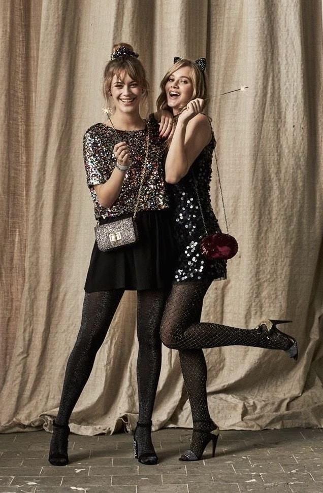 25P Sexy MILFs and GILFs wearing Tights 3