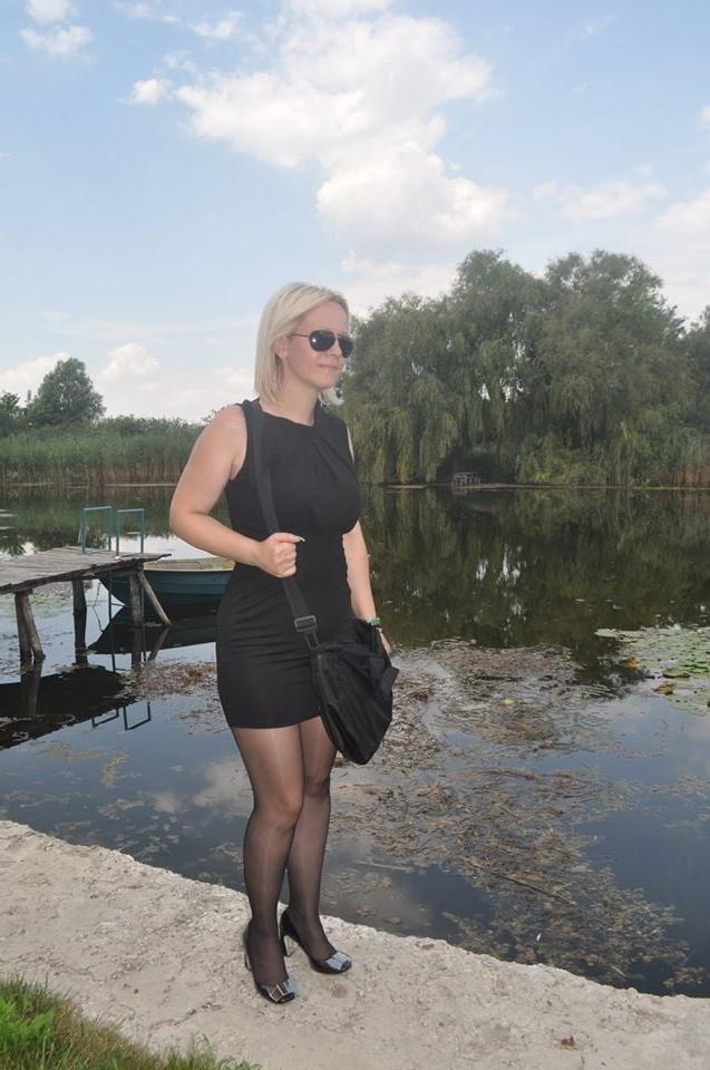 25P Sexy MILFs and GILFs wearing Tights 3