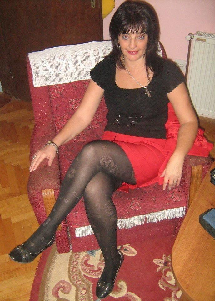 25P Sexy MILFs and GILFs wearing Tights 3