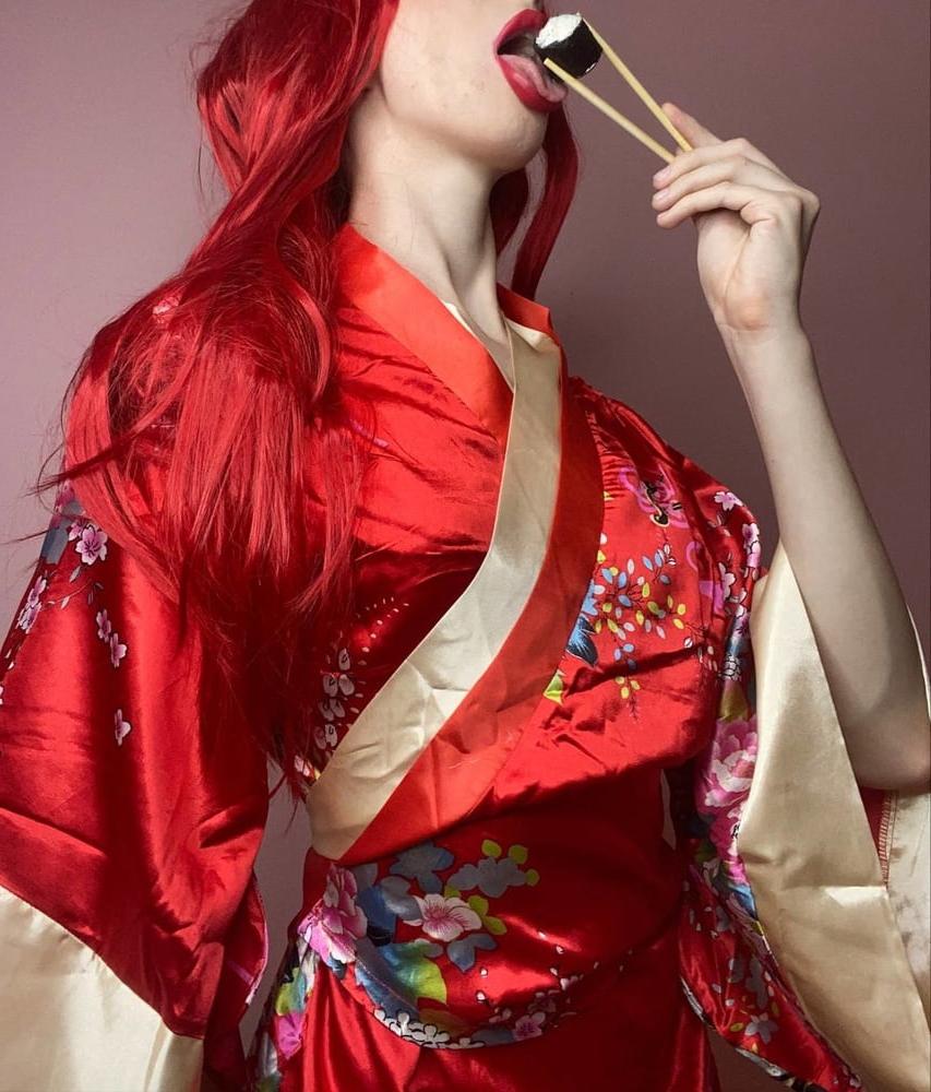 16P Japanese girl