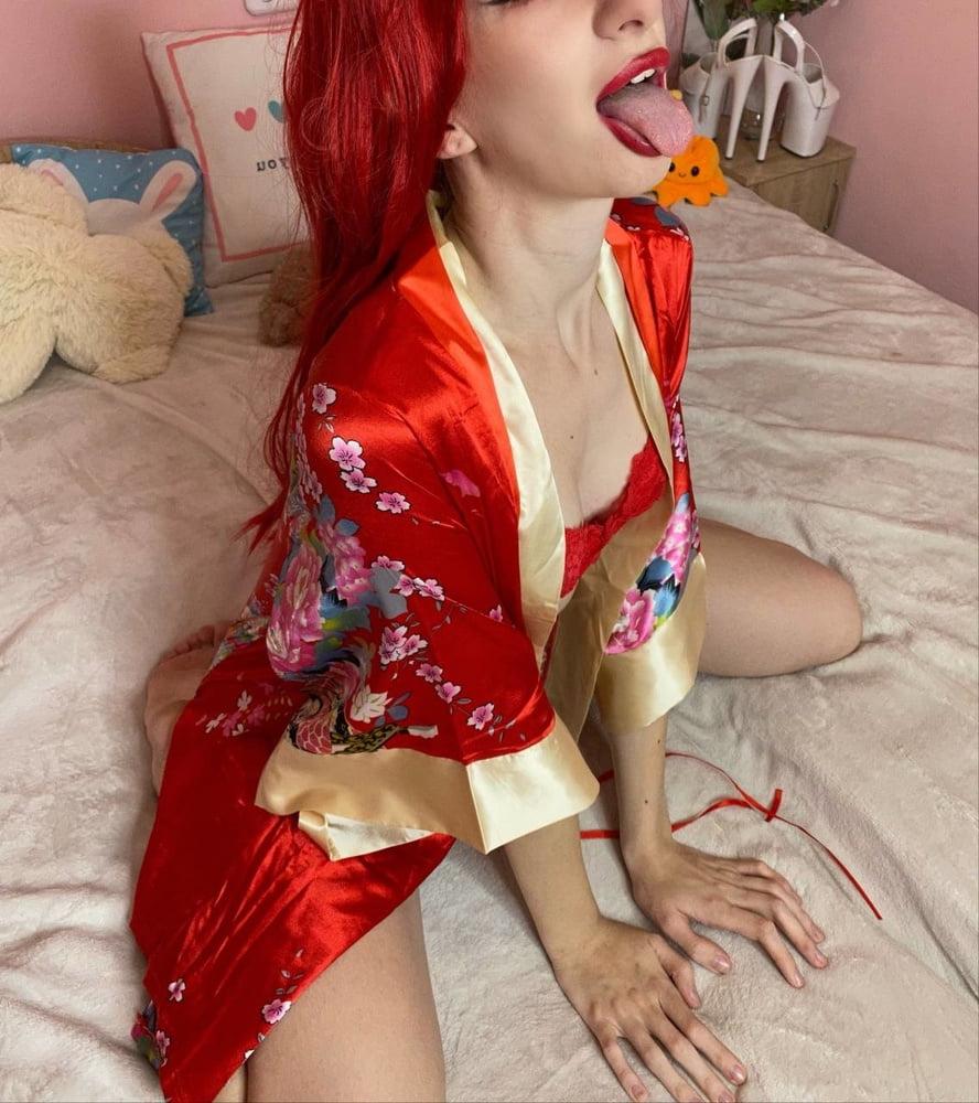16P Japanese girl