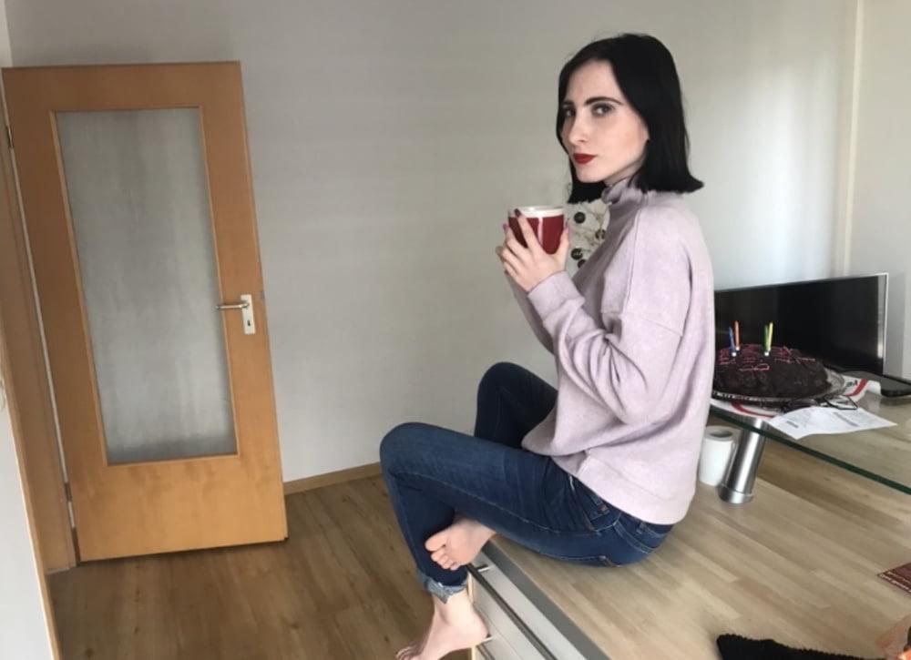 25P subtle private sexy Pics  Lou Nesbit.Lia Louise