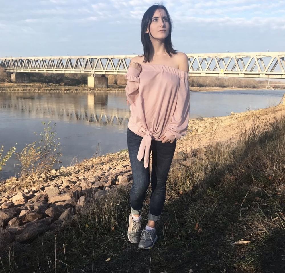 25P subtle private sexy Pics  Lou Nesbit.Lia Louise