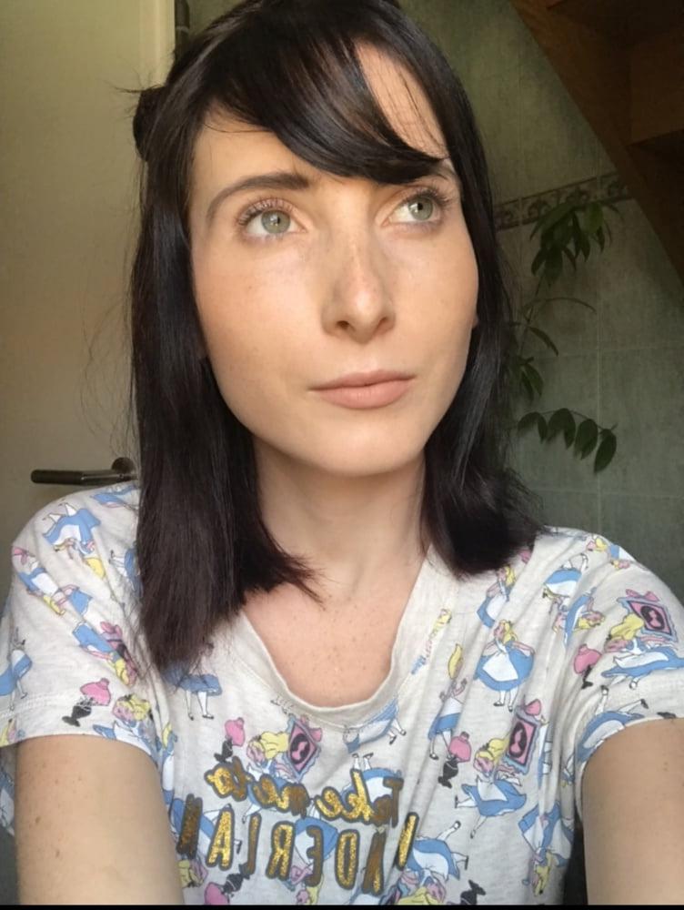 25P subtle private sexy Pics  Lou Nesbit.Lia Louise