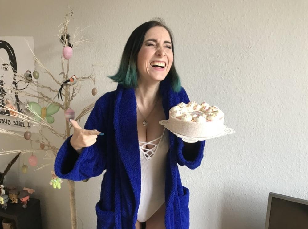 25P subtle private sexy Pics  Lou Nesbit.Lia Louise