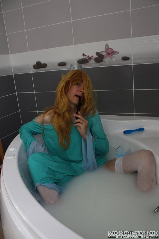11P Dressing grown and milk bath trap Rosalina